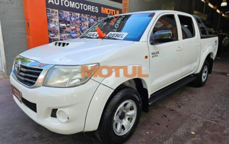 Toyota Hilux SR 3.0 TDI 4×4 dc 2013