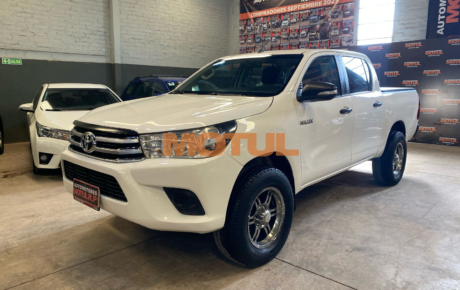 Toyota Hilux DX 4X4 M/T 2.4 Diesel 2017