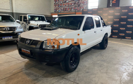 Nissan Frontier NP300 L/10 M/T 2.5 Diesel 2011