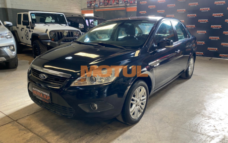 Ford Focus Ghia Exe M/T 2.0 Nafta/GNC 2010