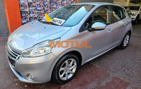 Peugeot 208 Allure 1.5 2013